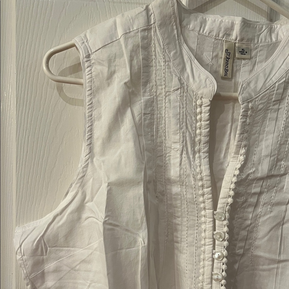St. John's Bay White Sleeveless Blouse - Picture 4 of 6